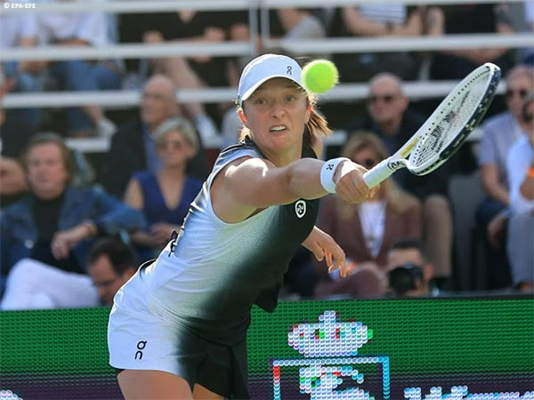 Bermain Tanpa Ampun, Iga Swiatek Habisi Linda Noskova Di Warsawa