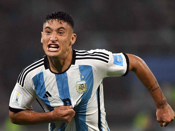 Milan Lambat Bereaksi, Torino Kini Pimpin Perburuan Alejo Veliz