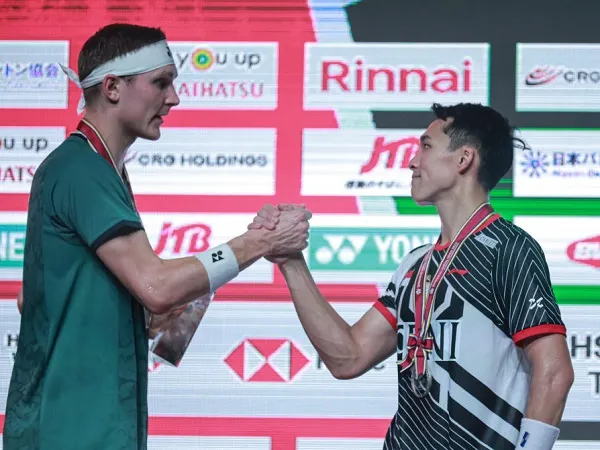 Jonatan Christie akui kalah strategi kala berjumpa Viktor Axelsen di Final Japan Open 2023.