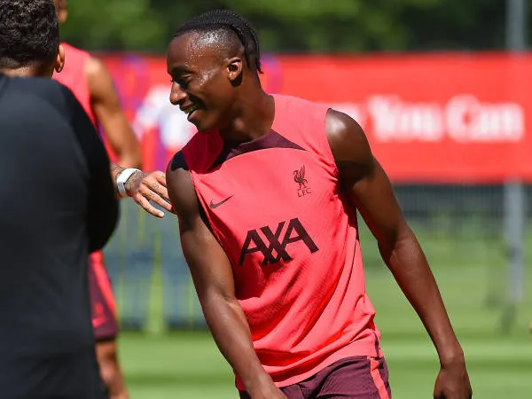 Bek Kanan Liverpool Kembali Tampil Setelah Menepi Selama 10 Bulan