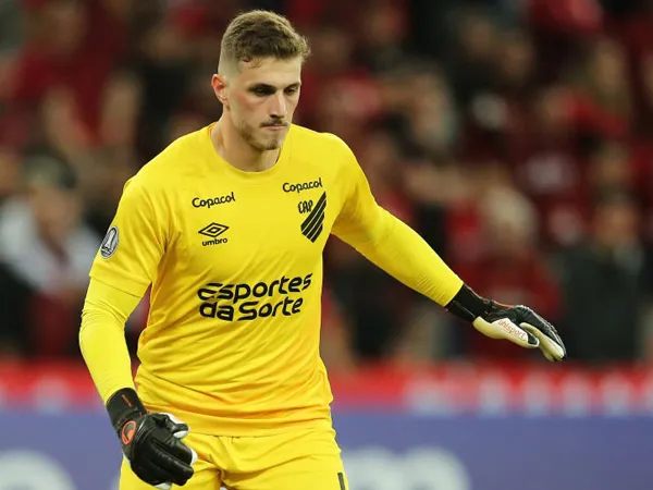 Kiper Athletico Paranaense, Bento Matheus.
