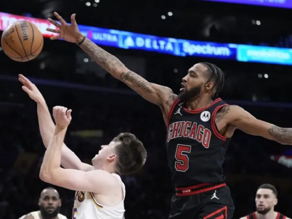 Mantan pemain Chicago Bulls, Derrick Jones Jr gabung Dallas Mavericks. (Images: Getty)