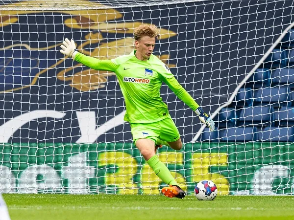 Fiorentina Amankan Tanda Tangan Oliver Christensen dari Hertha Berlin