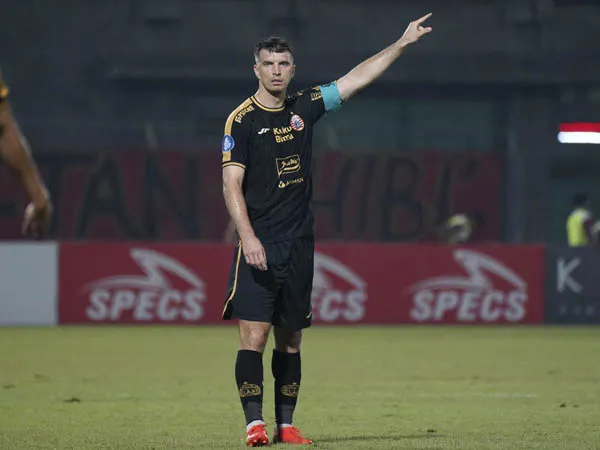 Ondrej Kudela ketika dipercaya sebagai kapten Persija Jakarta di laga kontra Madura United