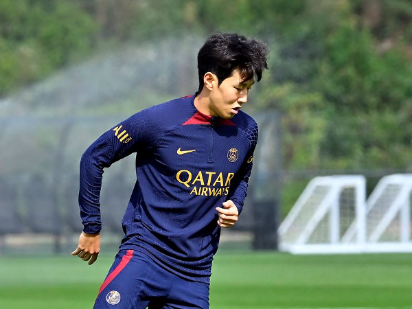 Baru Dua Kali Tampil di Ligue 1 Untuk PSG, Kang-In Lee Alami Cedera