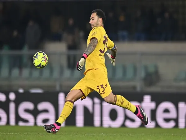 Batal mengejar tanda tangan Hugo Lloris, Lazio memilih mendatangkan kiper Luigi Sepe dari Salernitana / via Getty Images