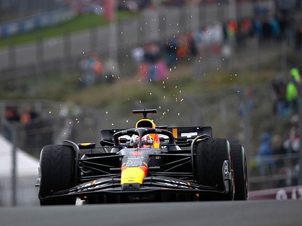 Max Verstappen Sempat Menolak Masuk Pit Saat Hujan Deras di Zandvoort