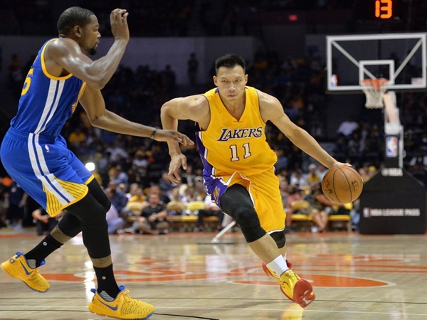 Yi Jianlian Resmi Gantung Sepatu Dari Basket Profesional