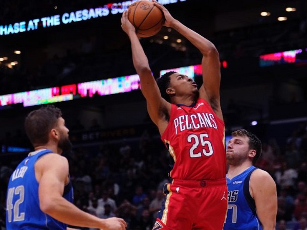 Cedera Lutut, Trey Murphy III Terpaksa Naik Meja Operasi