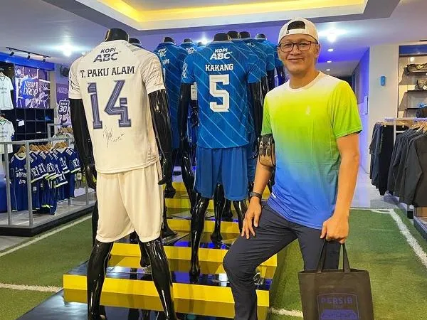 Mantan striker Persib, Zaenal Arief