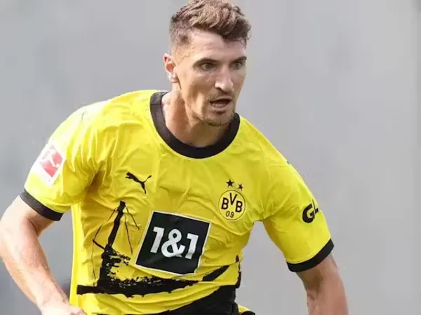 Thomas Meunier tidak masuk skuad Borussia Dortmund di fase grup Liga Champions