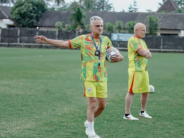 Marian Mihail Apresiasi Kondisi Kebugaran Pemain PSS Sleman