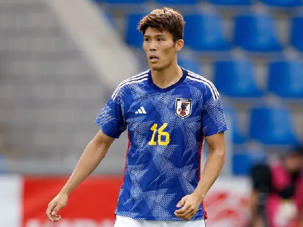 Takehiro Tomiyasu kembali ke Arsenal setelah bertugas untuk Jepang
