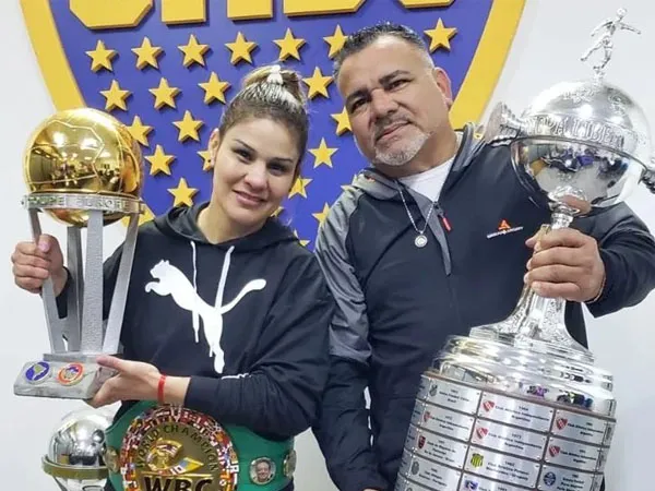 Diego Arrua (kanan) bersama sang istri, Sabrina Perez. (Foto: AFP).