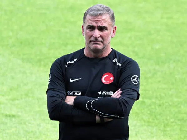 Federasi Sepak Bola Turki Putus Kontrak Stefan Kuntz