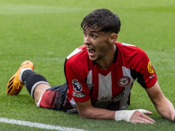 Trio Premier League Berlomba Dapatkan Bintang Brentford, Aaron Hickey