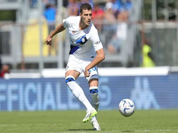 Benjamin Pavard mengungkap alasan utamanya kenapa ia bersedia menerima pinangan Inter Milan di musim panas kemarin / via Getty Images