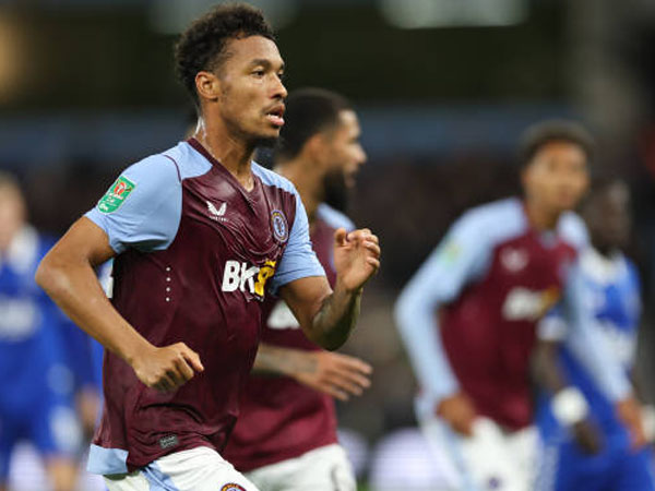 Jerseynya Bermasalah, Aston Villa Ingin Akhiri Kontrak Dengan Castore