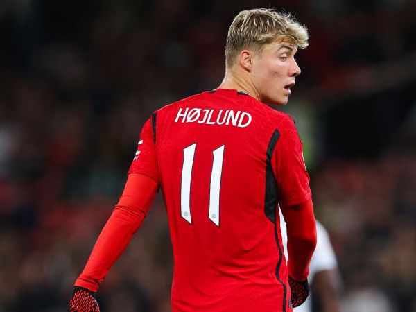 Performa Rasmus Hojlund Masih Biasa-biasa Saja, Fans MU Diminta Sabar