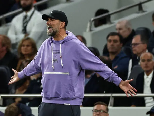 Banyak Buat 'Keputusan Gila', Jurgen Klopp Kritik Wasit Simon Hooper