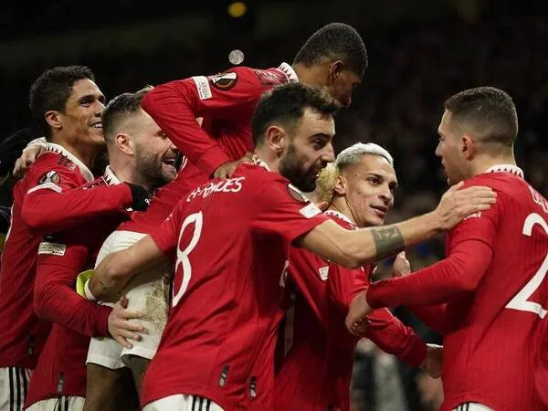 Pelatih Barcelona yaitu Xavi Hernandez, menyebut salah satu pemain Manchester United sebagai lawan yang amat sulit untuk dihadapi timnya / via AFP