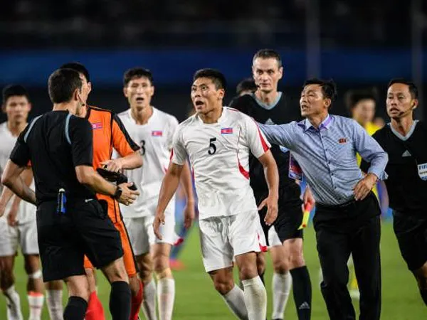 Pemain Korea Utara Ajak Ribut Wasit Setelah Kalah Dari Jepang
