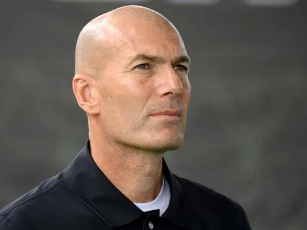 PIF Ingin Zinedine Zidane Tangani Klub yang Mereka Miliki