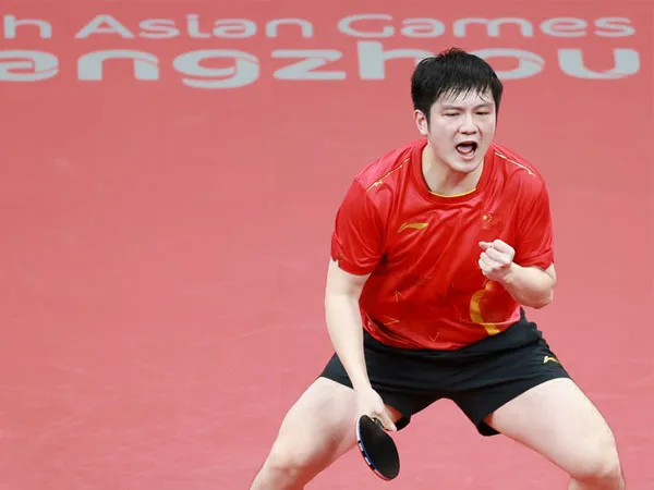Fan Zhendong dari China bertanding dalam sebuah pertandingan di Asian Games Hangzhou. (Foto: Xinhua)