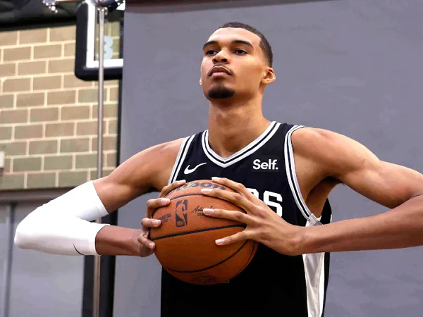 Victor Wembanyama fokus kuatkan fisiknya agar siap bermain di NBA.