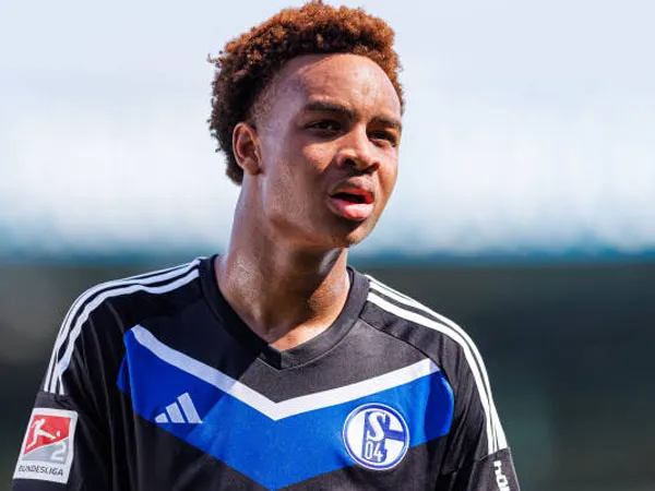 Manchester United dan Chelsea Bersaing Dapatkan Assan Ouedraogo