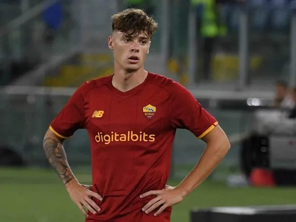 Bela Nicola Zalewski, Wakil Presiden UEFA Minta Jangan Percaya Corona