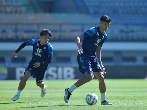 Pemain Persib ketika berlatih