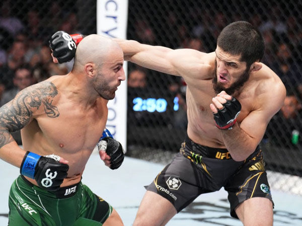 UFC 294: Islam Makhachev Siap Ulang Kemenangan Versus Alexander Volkanovski
