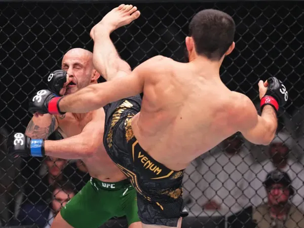 Hasil UFC 294: Islam Makhachev KO Alex Volkanovski di Ronde Pertama