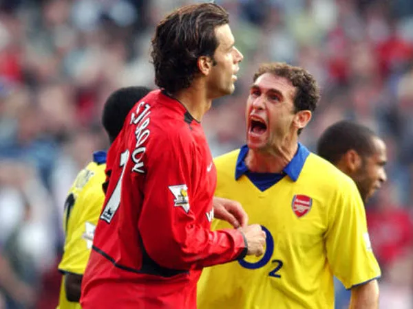 Momen Ikonik! Martin Keown Jelaskan Alasan Dirinya Ejek Ruud van Nistelrooy