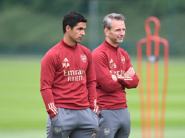 Cari Pelatih Baru, Ajax Incar Asisten Mikel Arteta