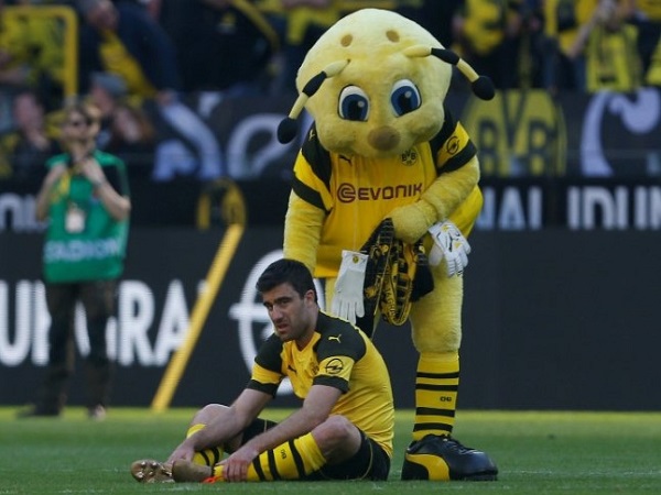 Batal Direkrut Bayern, Sokratis Papastathopoulos Dipastikan Terus Nganggur