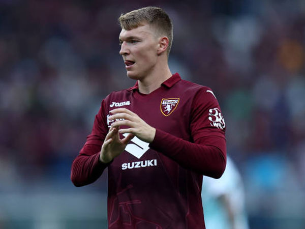 Torino Umumkan Perr Schuurs Sukses Jalani Operasi Lutut