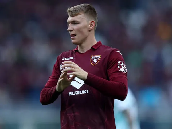 Torino Umumkan Perr Schuurs Sukses Jalani Operasi Lutut