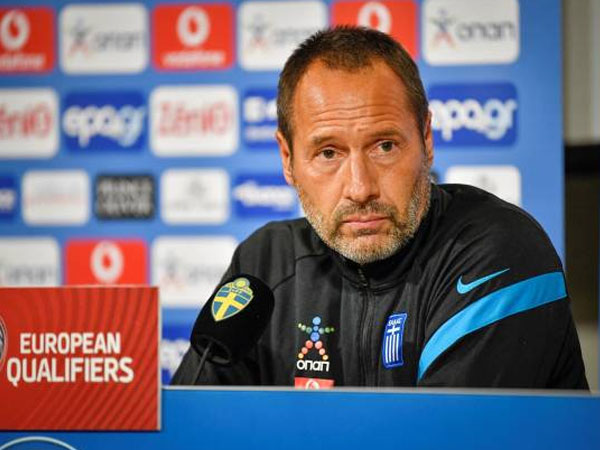 Ajax Amsterdam Tunjuk John van't Schip Sebagai Pelatih Kepala Sementara