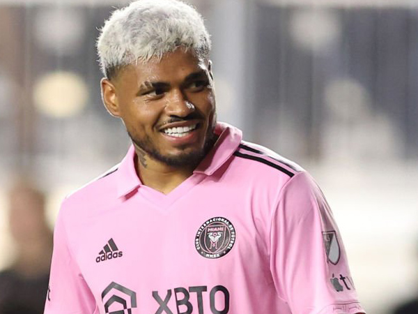 Luton dan Birmingham Siap Saling Sikut Demi Josef Martinez