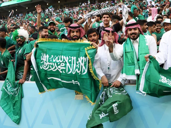Jika Arab Saudi menjadi tuan rumah Piala Dunia 2034, mereka akan menjadi negara Teluk kedua yang menjadi tuan rumah dalam kurun waktu 12 tahun setelah Qatar menyelenggarakannya tahun lalu.