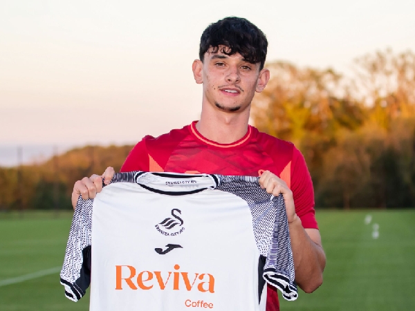 Cari Pengganti Rade Krunic, Milan Bidik Charlie Patino dari Arsenal