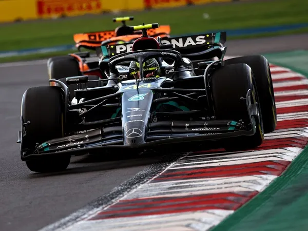 Lewis Hamilton fokus membawa Mercedes finish runner-up di klasemen akhir konstruktor.