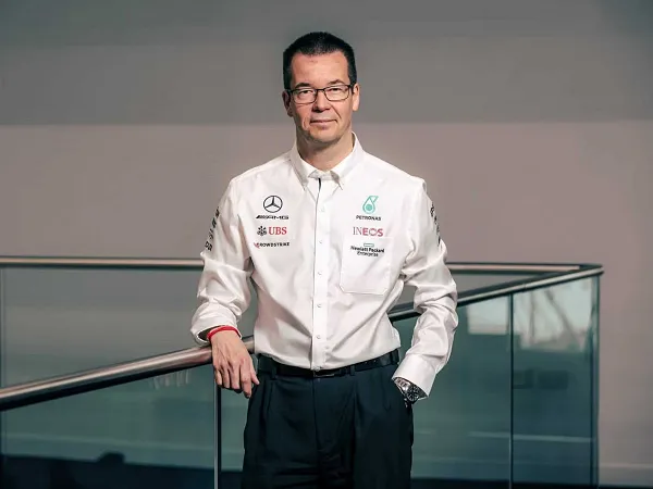 Lewis Hamilton sedih ditinggal oleh sosok Mike Elliott.