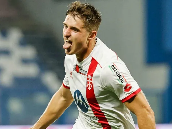 Brace Lorenzo Colombo Antarkan AC Monza Menang 3-1 Atas Verona