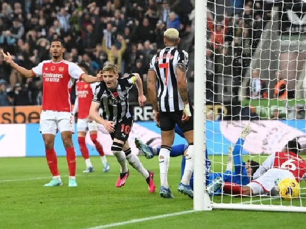 Newcastle meraih kemenangan kontroversial atas Arsenal