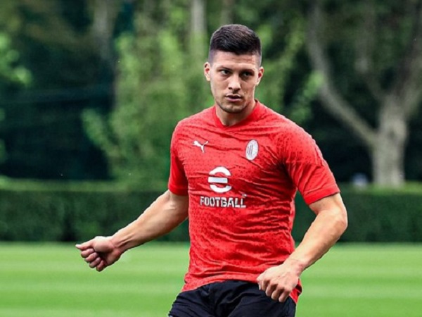 Media Italia: Luka Jovic Benar-benar Terpisah dari Permainan AC Milan