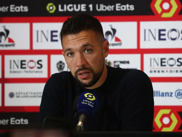 Pelatih OGC Nice Francesco Farioli
