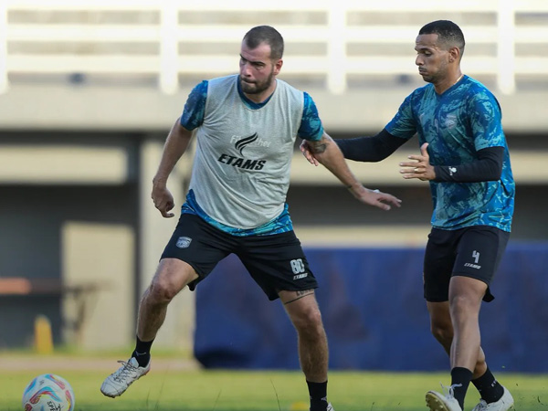 Wiljan Pluim Batal Debut Bersama Borneo FC, Ini Alasannya
